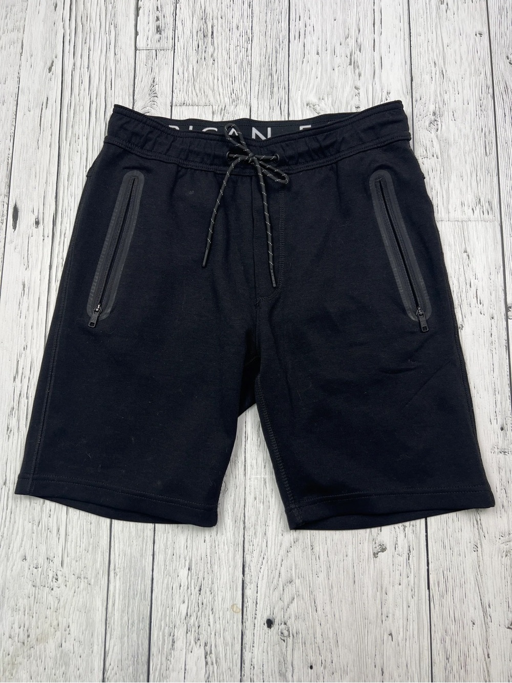 ⭐️American Eagle Outfitters Black Zip-Pocket Athletic Shorts⭐️